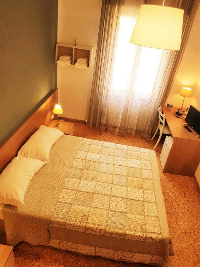Bed And Breakfast Sognando Verso La Torre Pisa Exterior foto